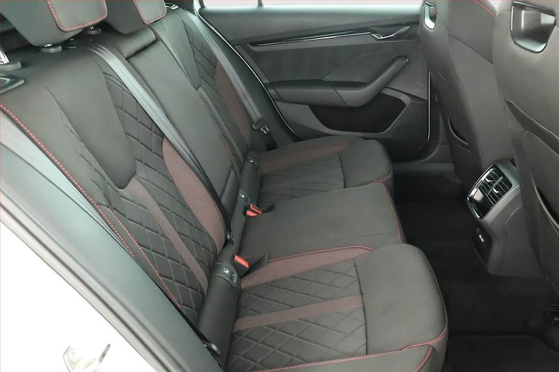 Škoda Octavia (2024) RS 2.0 TDI 4x4 - fotka 9 z 27