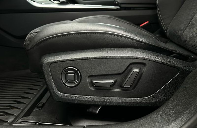 Audi A6 Avant 55 e TFSI Q S-Line Matrix Taž  - fotka 18 z 29