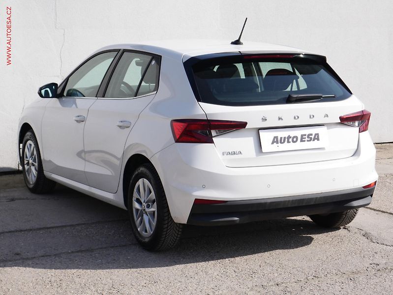 Škoda Fabia (2021) 1.0TSi, 2.maj,ČR, Style, LED - fotka 4 z 18