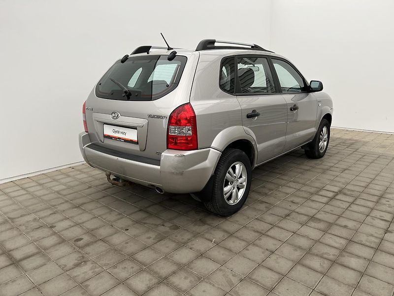 Hyundai Tucson 2.0 i CVVT 4x4 - fotka 2 z 21