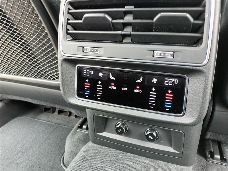 Audi Q7 3,0 55 TFSI S-LINE 250 kW,ČR, - fotka 24 z 42