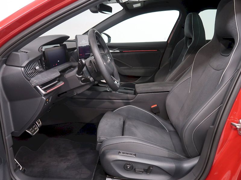 Škoda Superb (2025) SPORTLINE 2.0TDI 142KW 4x4 DSG - fotka 13 z 49