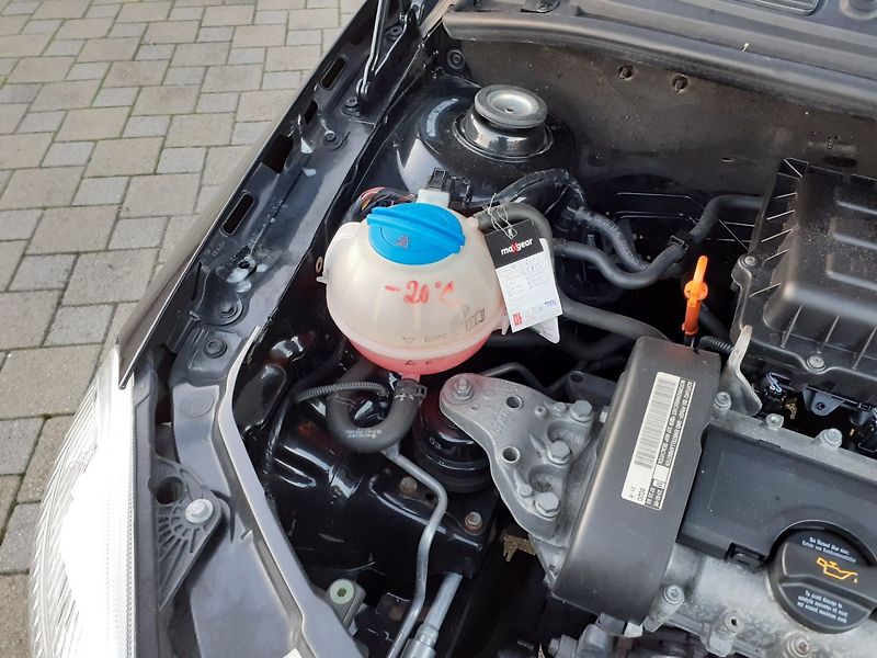 Škoda Fabia (2009) KOMBI 1.4 16V - fotka 21 z 25