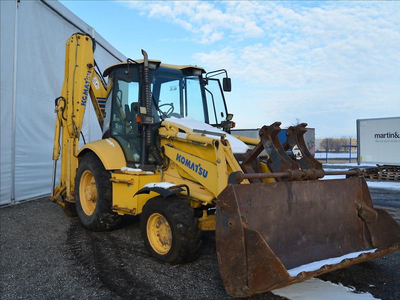 Komatsu WB 93R - fotka 3 z 14