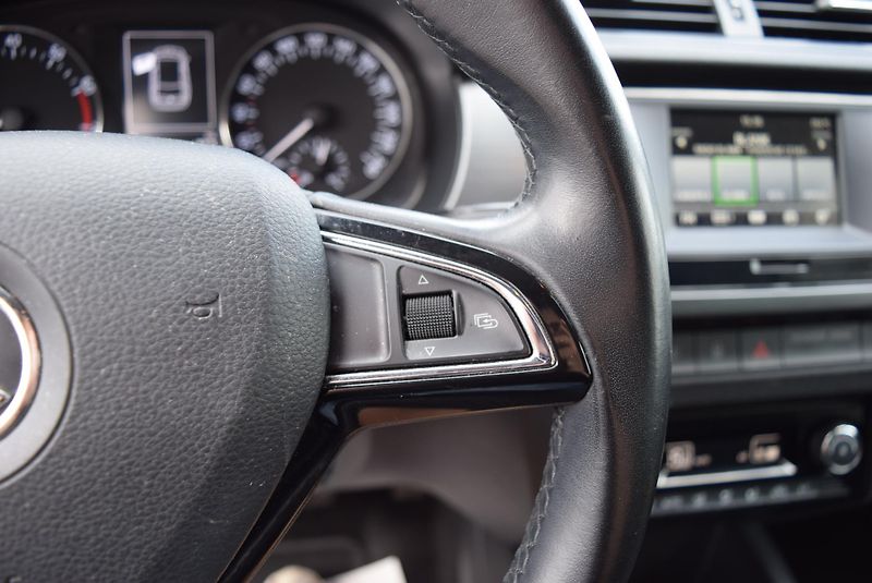 Škoda Fabia (2015) 1.2TSI 66kw STYLE AC TEMPOMAT - fotka 25 z 45
