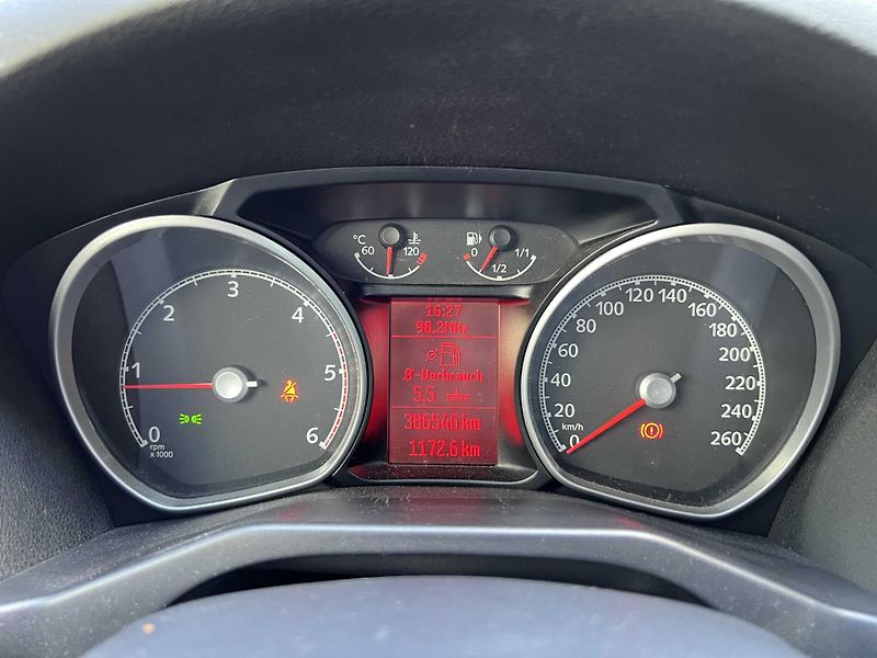 Ford Mondeo 2.0 TDCi 96 kW PRAV. SERVIS - fotka 15 z 16