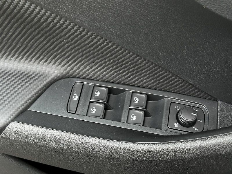 Škoda Kamiq 1.0TSi Monte Carlo 116PS Matri - fotka 16 z 44