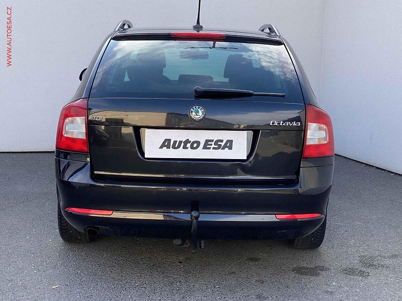 Škoda Octavia (2013) 2.0 TDi, Ambiente, TZ - fotka 5 z 16