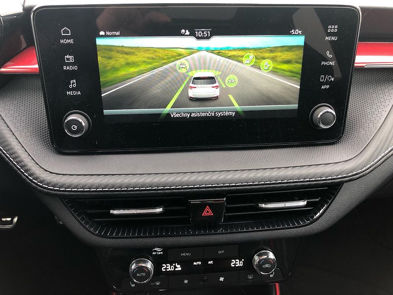Škoda Fabia 1.0 TSi Monte Carlo - fotka 17 z 29