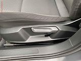 Volkswagen Passat (2016) 2.0 TDi, DSG, park.asist - náhled 14