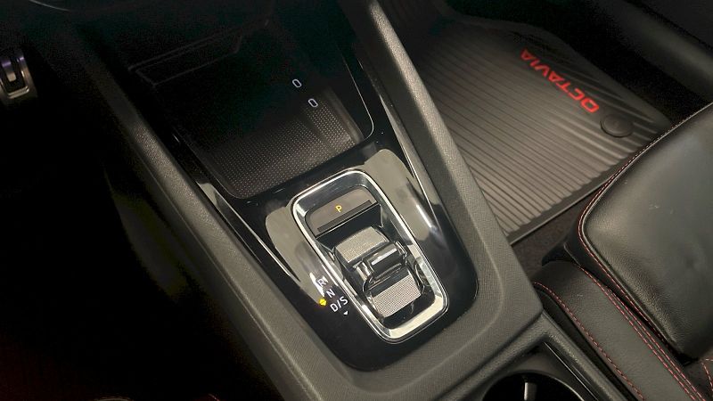 Škoda Octavia (2021) RS 2.0TSI 180kW DSG - fotka 24 z 33