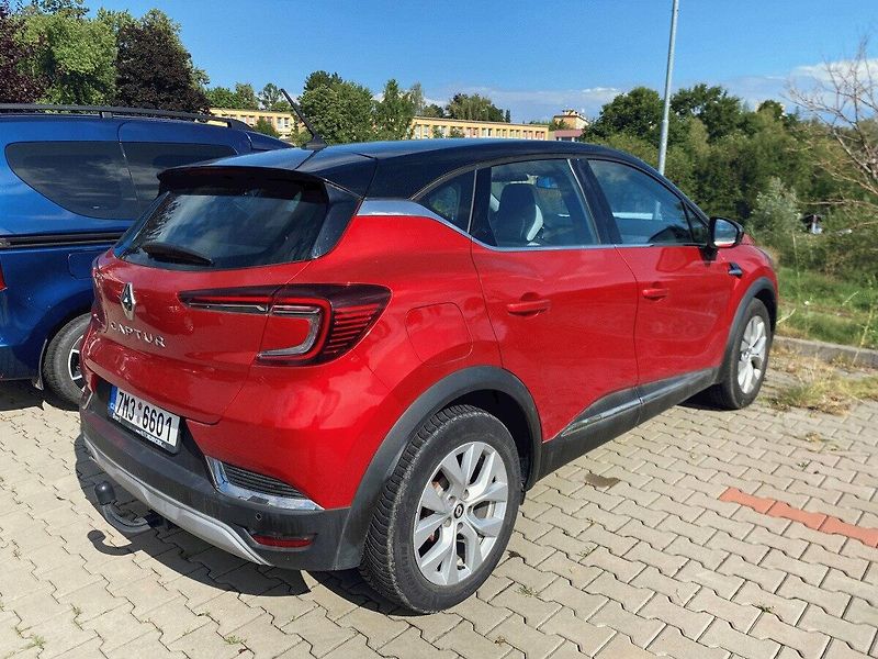Renault Captur (2021) 1.3Tce 103kw, Automat, Intens - fotka 4 z 5