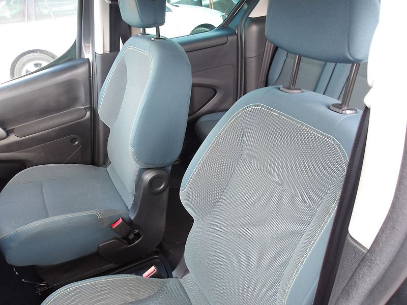 Citroën Berlingo 1,6HDi MULTISPACE 1.MAJITEL !! - fotka 24 z 32