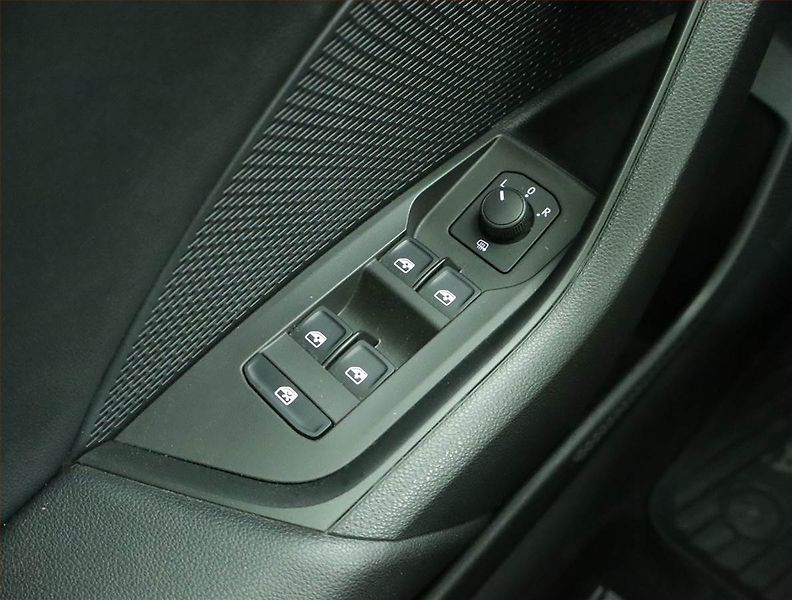 Škoda Octavia (2023) Ambition 2.0 TDI, ČR,1.maj - fotka 15 z 15