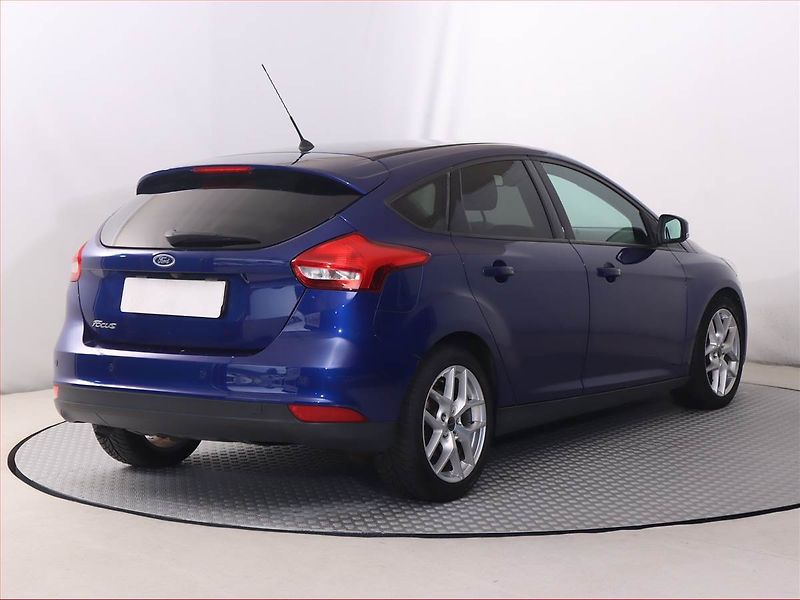 Ford Focus (2015) 1.5 TDCi, Automat, Navi - fotka 5 z 19