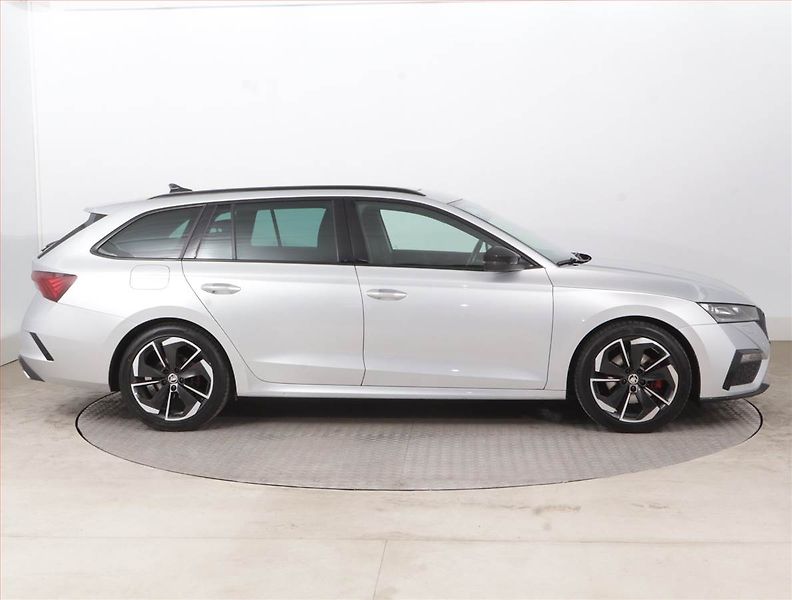 Škoda Octavia (2023) 2.0 TDI - fotka 6 z 17