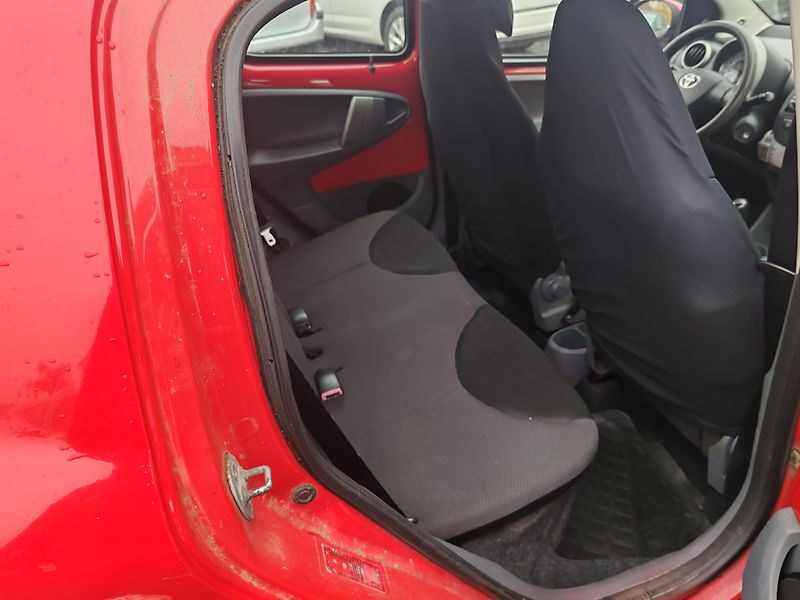 Toyota Aygo 1.0  - fotka 16 z 20