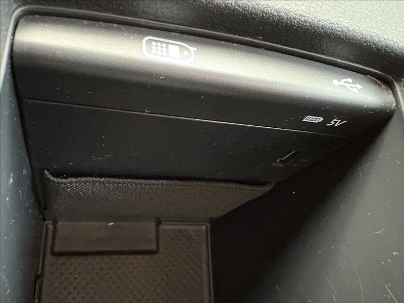 Volkswagen Golf 2,0 TDi 110kW CUP,Navi,Výhřev - fotka 23 z 40