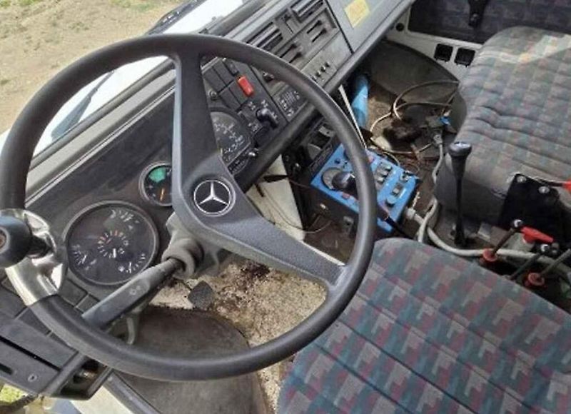 Mercedes-Benz Unimog U 1400.