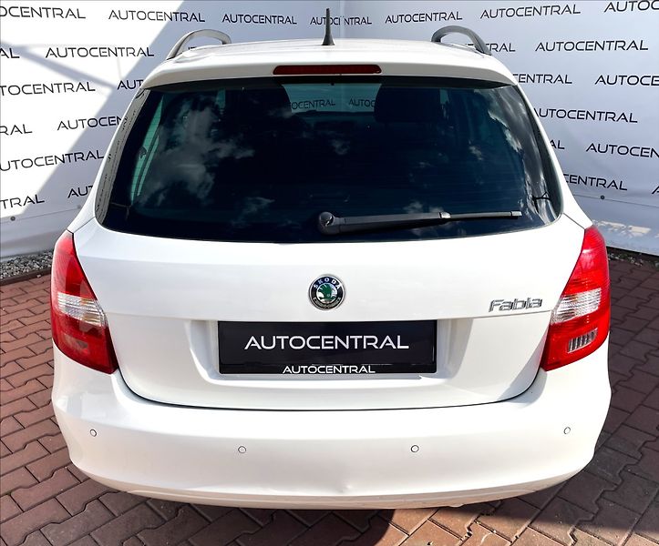 Škoda Fabia 1,2 tsi 63kW Family servisován - fotka 5 z 21