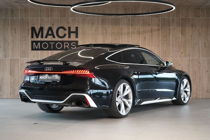 Audi RS 7 Carbon, B&O, Matrix, Ventilace - fotka 7 z 50