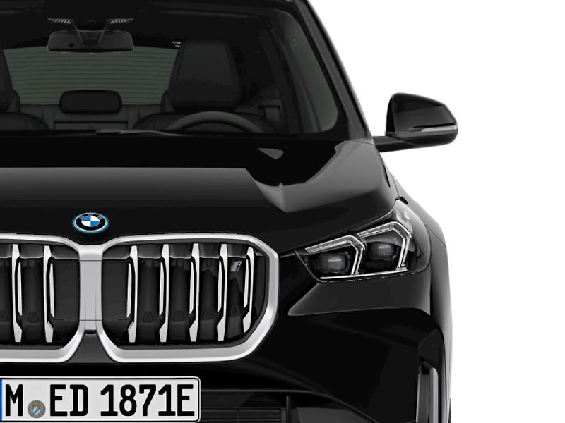 BMW iX1 xDrive30 - fotka 5 z 12
