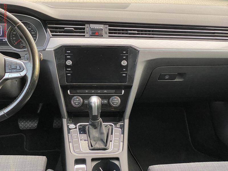 Volkswagen Passat (2020) 2.0TDi, Business, DSG, navi - fotka 9 z 20