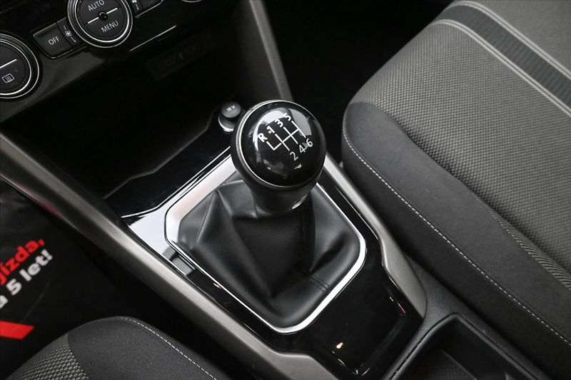 Volkswagen T-Roc 2,0 TDI 110kW Clever Navi Záru - fotka 22 z 30