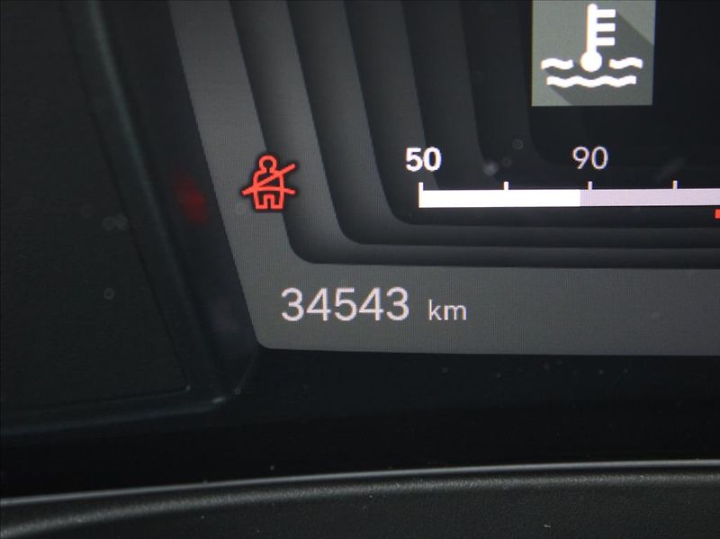 Citroën C5 X 1,6 PT 133kW Shine Záruka ČR - fotka 25 z 25