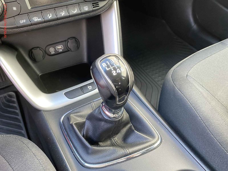 Kia Ceed (2016) 1.6CRDi, ČR, Klima - fotka 15 z 17