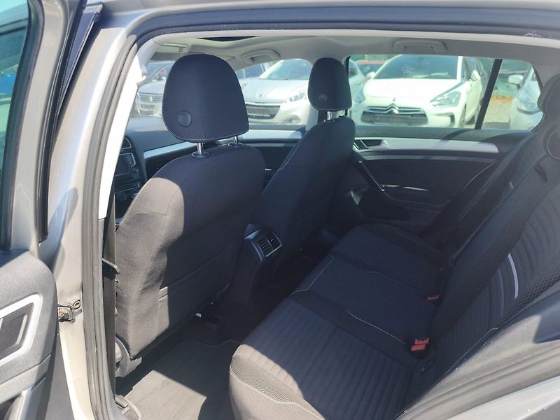 Volkswagen Golf (2015) - fotka 16 z 37
