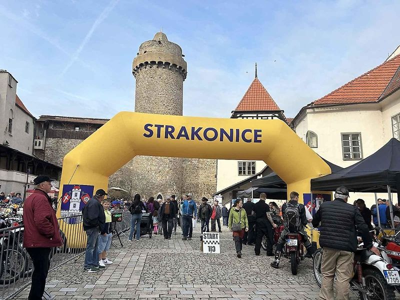 Vzpomínková motocyklová Soutěž Šumavou.