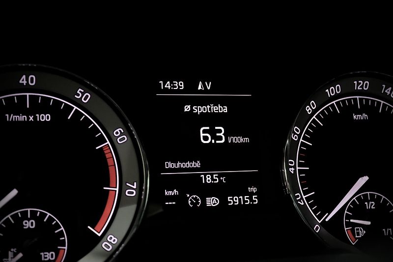 Škoda Octavia (2017) 3 FL Combi 1.4 TSI 110 kW  - fotka 20 z 34