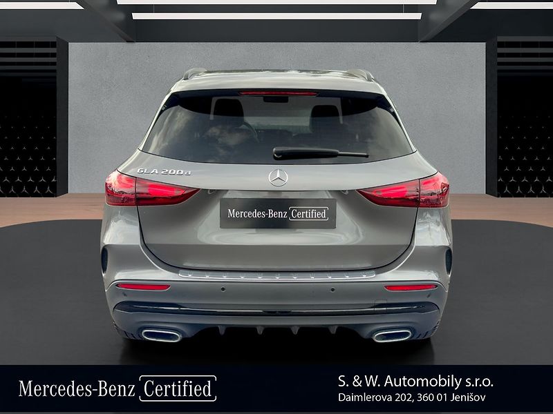 Mercedes-Benz GLA 200d 4MATIC Edition 140 Years - fotka 6 z 38
