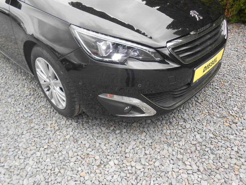 Peugeot 308 1.6HDi, KAMERA,NAVI,FULL LED! - fotka 13 z 40