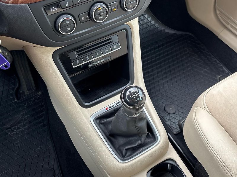 Volkswagen Sharan 4Motion, Highline - fotka 19 z 25