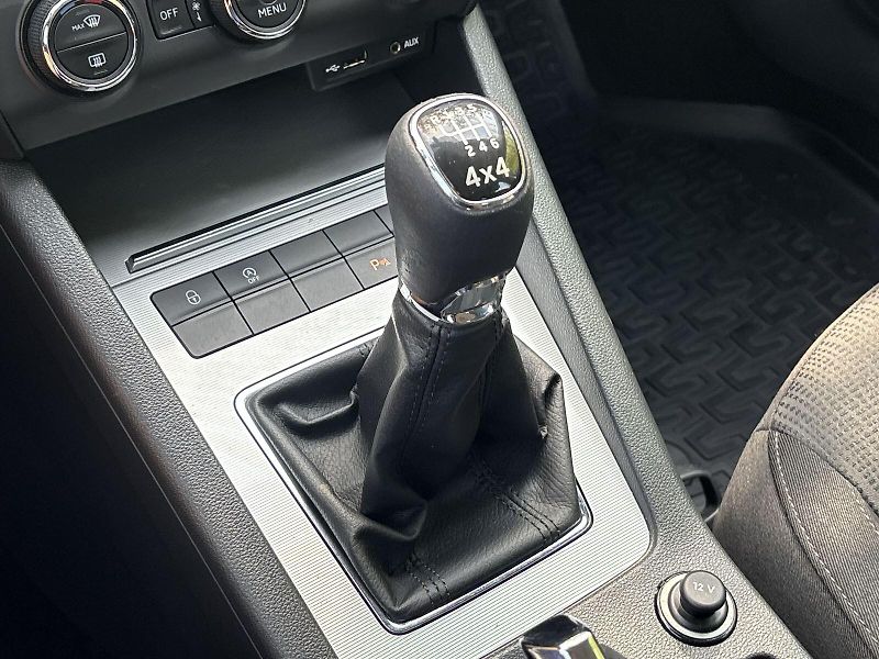 Škoda Octavia (2015) Combi 2.0 TDI 4x4 Style + - fotka 16 z 29