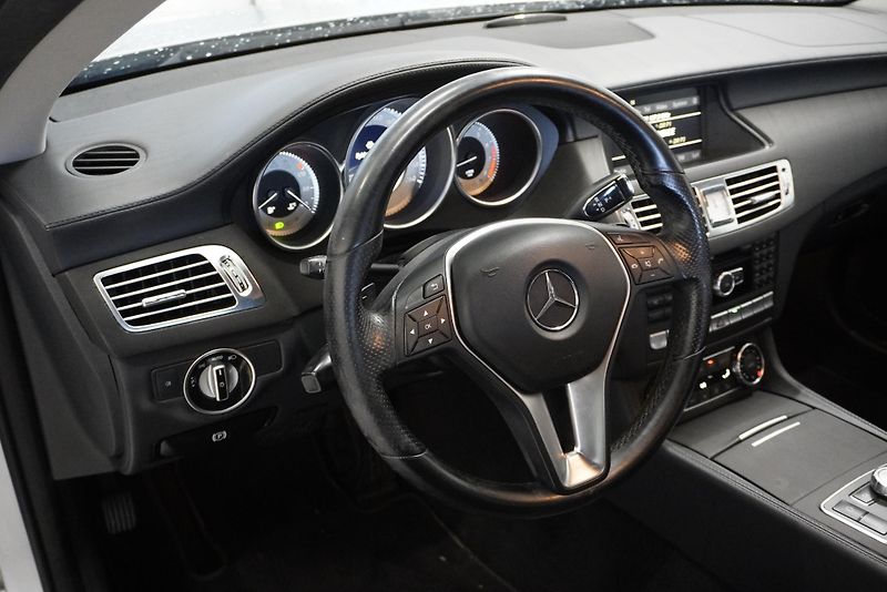 Mercedes-Benz CLS 350 CDI 225 kW - fotka 13 z 26