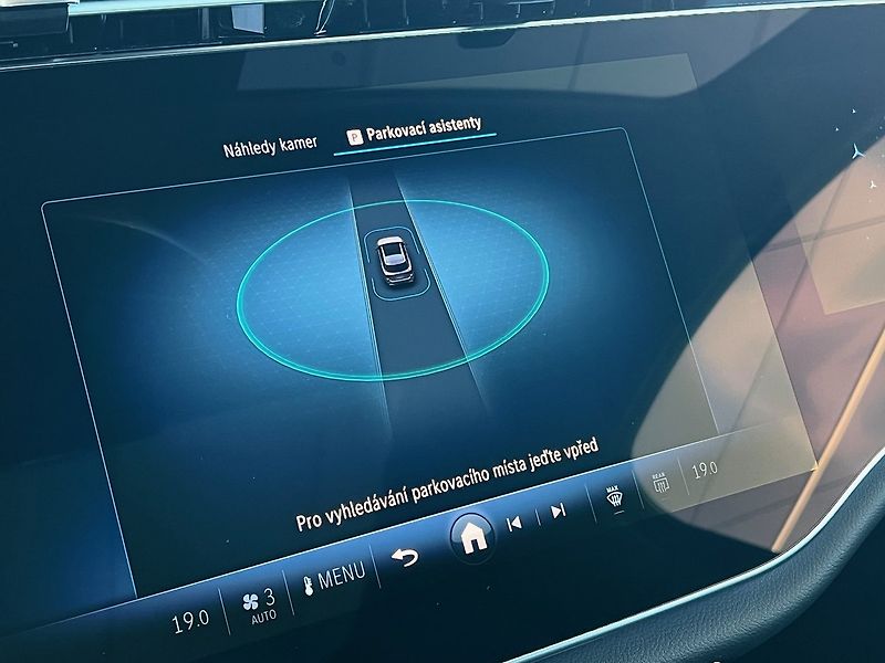 Mercedes-Benz Třídy E (2025) 300 de 4MATIC kombi s EQ - fotka 35 z 35