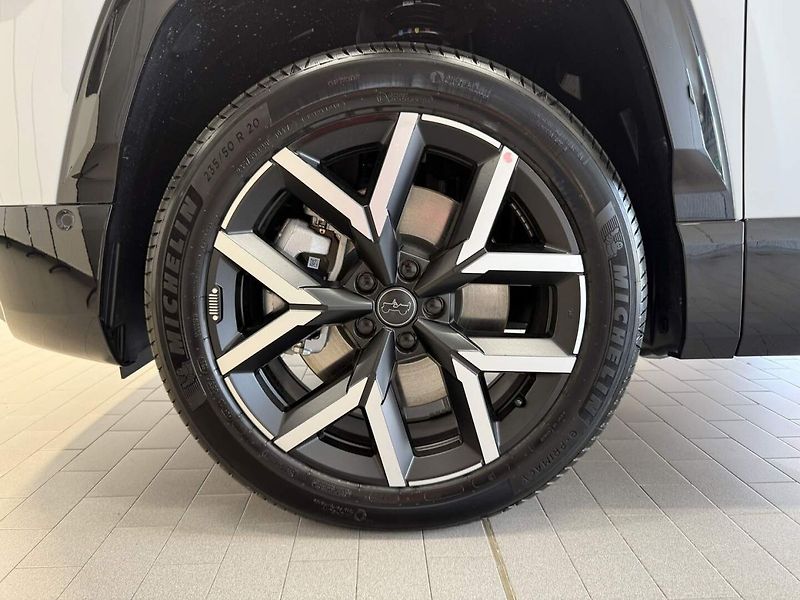 Jeep Compass (2026) Summit e-Hybrid Plug-in 225k e - fotka 24 z 24