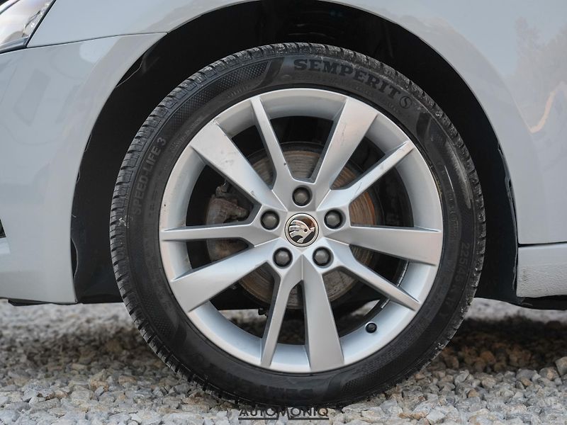 Škoda Octavia (2020) Combi 1.6 TDI Ťažné, Adaptív - fotka 20 z 20