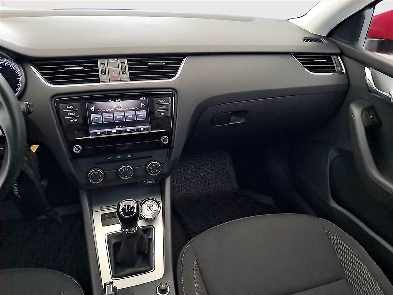 Škoda Octavia (2019) Ambition 1.5 TSI, ČR,1.maj - fotka 8 z 16