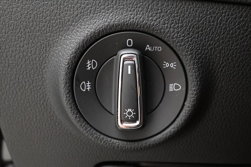 Škoda Superb 1,5 TSI 110 kW DSG Business Zá - fotka 27 z 32