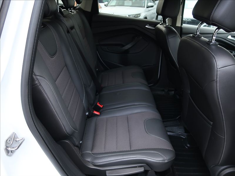 Ford Kuga 1,6 EcoBoost,110kW,NovéČR,tažn - fotka 17 z 23