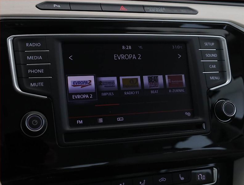 Volkswagen Passat (2016) 2.0 TDI, Serv.kniha, Kůže - fotka 13 z 17