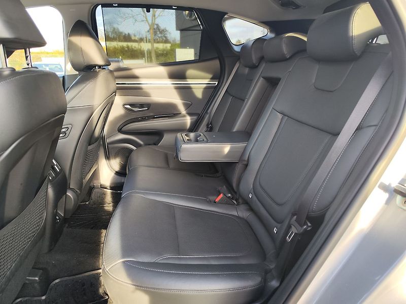 Hyundai Tucson 1.6T-GDI/132kW STL PRM DCT 4x4 - fotka 14 z 42