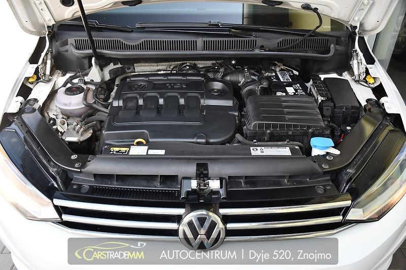 Volkswagen Touran 1.6TDi DSG  - fotka 45 z 48