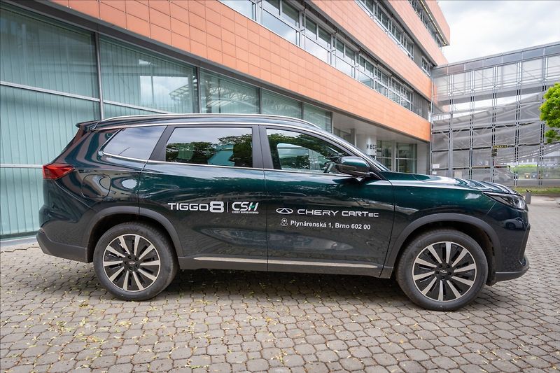 Chery Tiggo 8 PHEV (2025) 1,5 UNIQUE - fotka 3 z 11