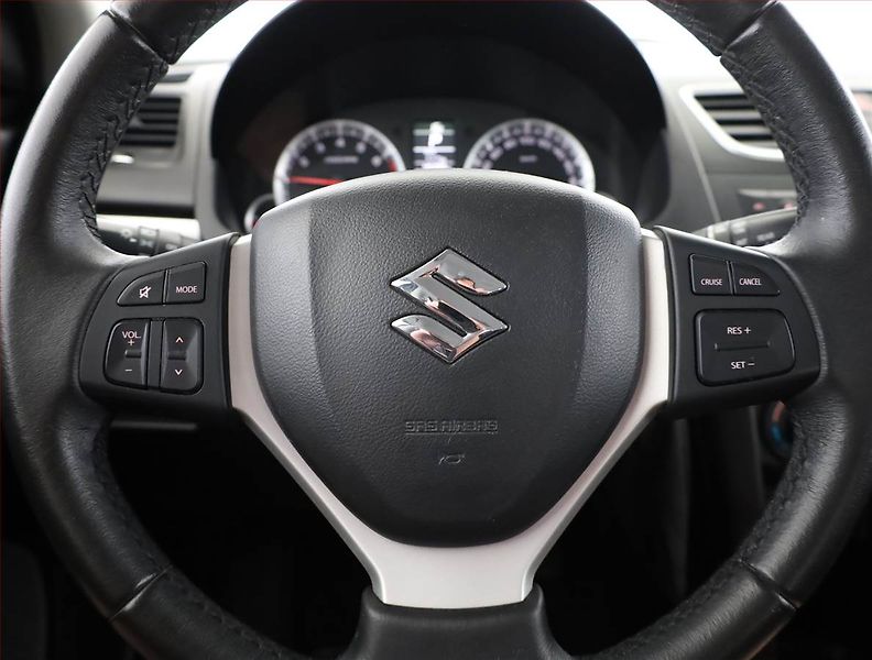 Suzuki Swift (2014) 1.2, Automat, ČR,1.maj - fotka 8 z 13
