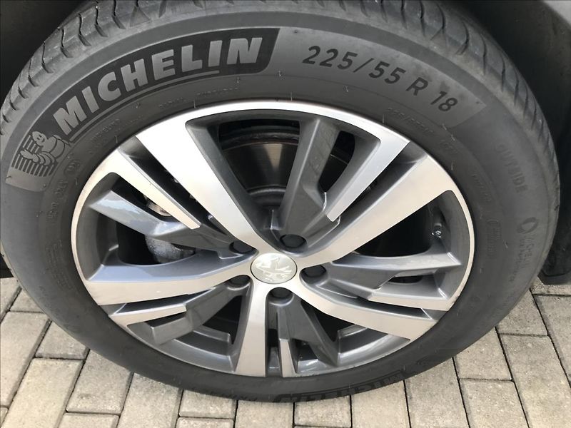 Peugeot 3008 1,5 1.5 BlueHDI 130 EAT8 96kw - fotka 25 z 27